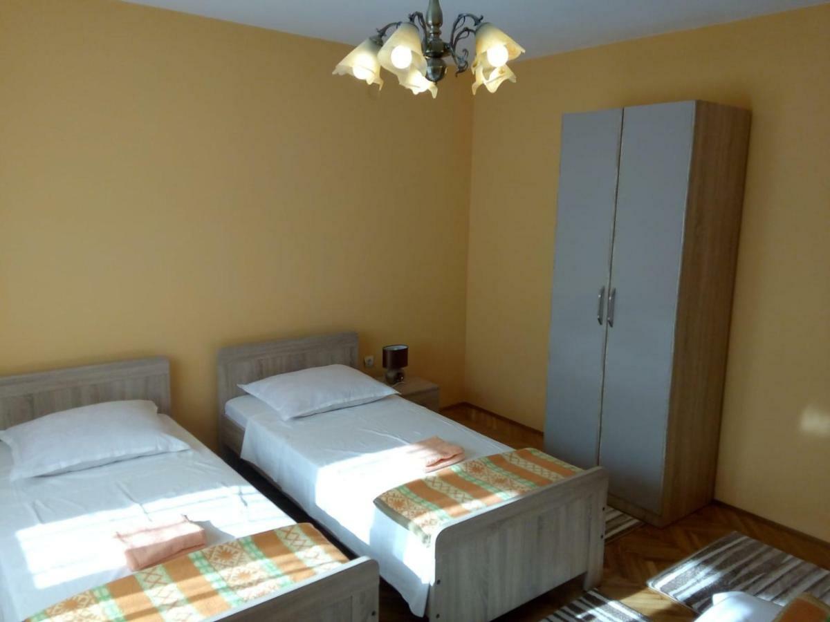 Singa Apartment *